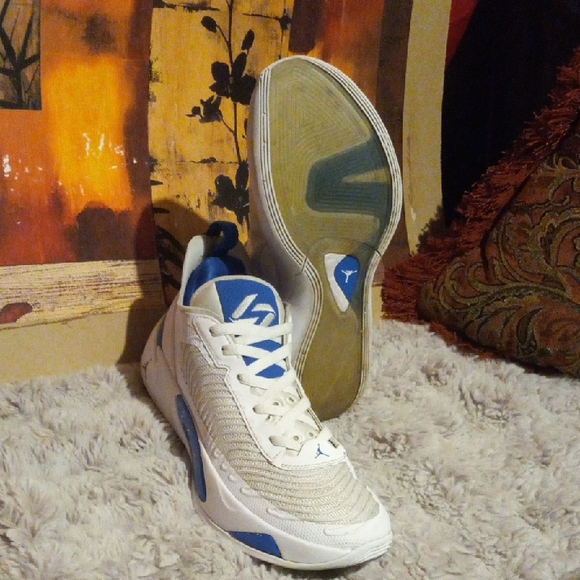 Jordan White and Blue Sneakers - Picture 7 of 8